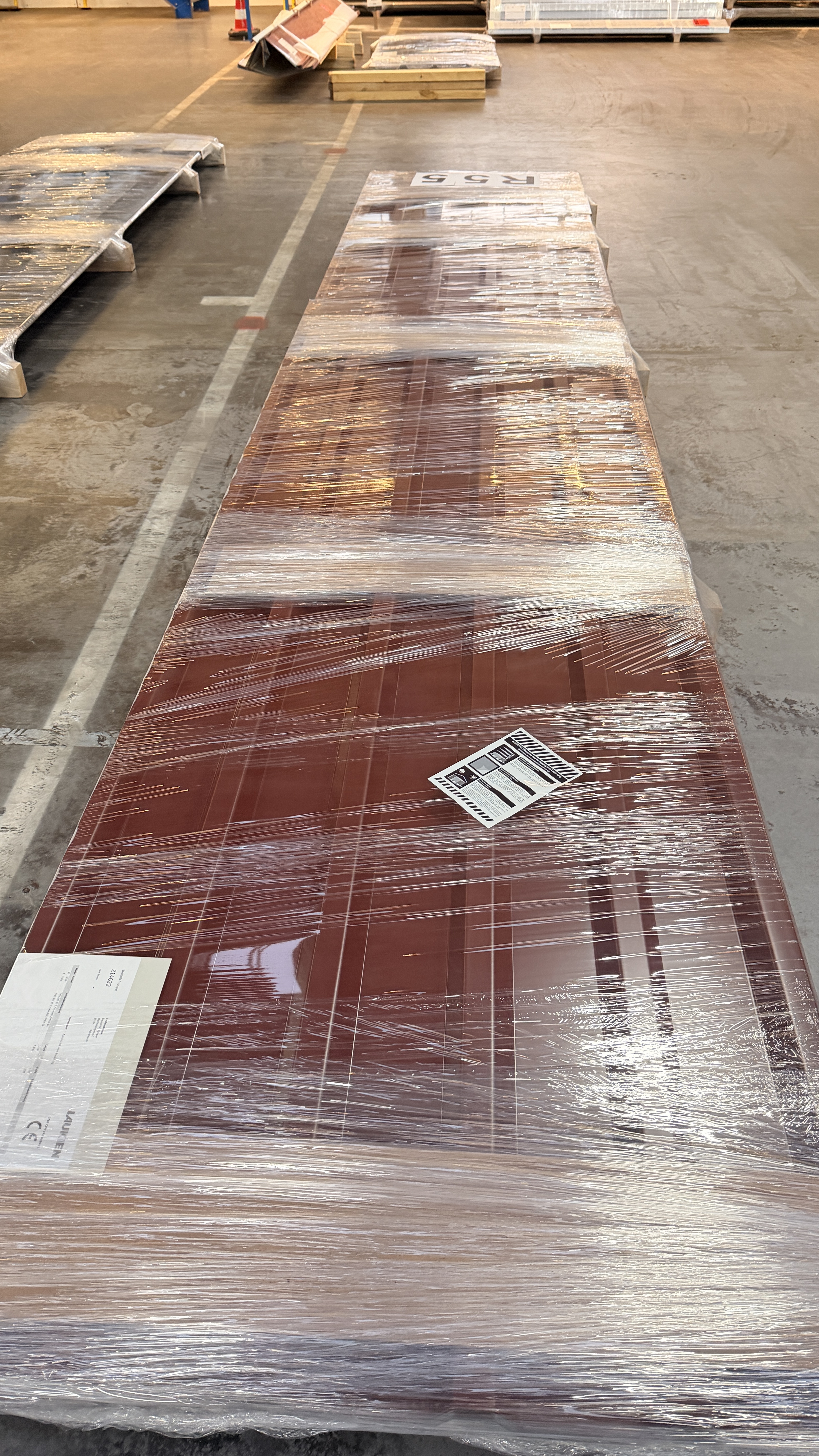 Stahltrapezprofil, Typ: 35/207 - Dach, s = 0,75 mm, Premium-Vlies mit Trennschnitt, 25 my 8012 - 58,69 m²