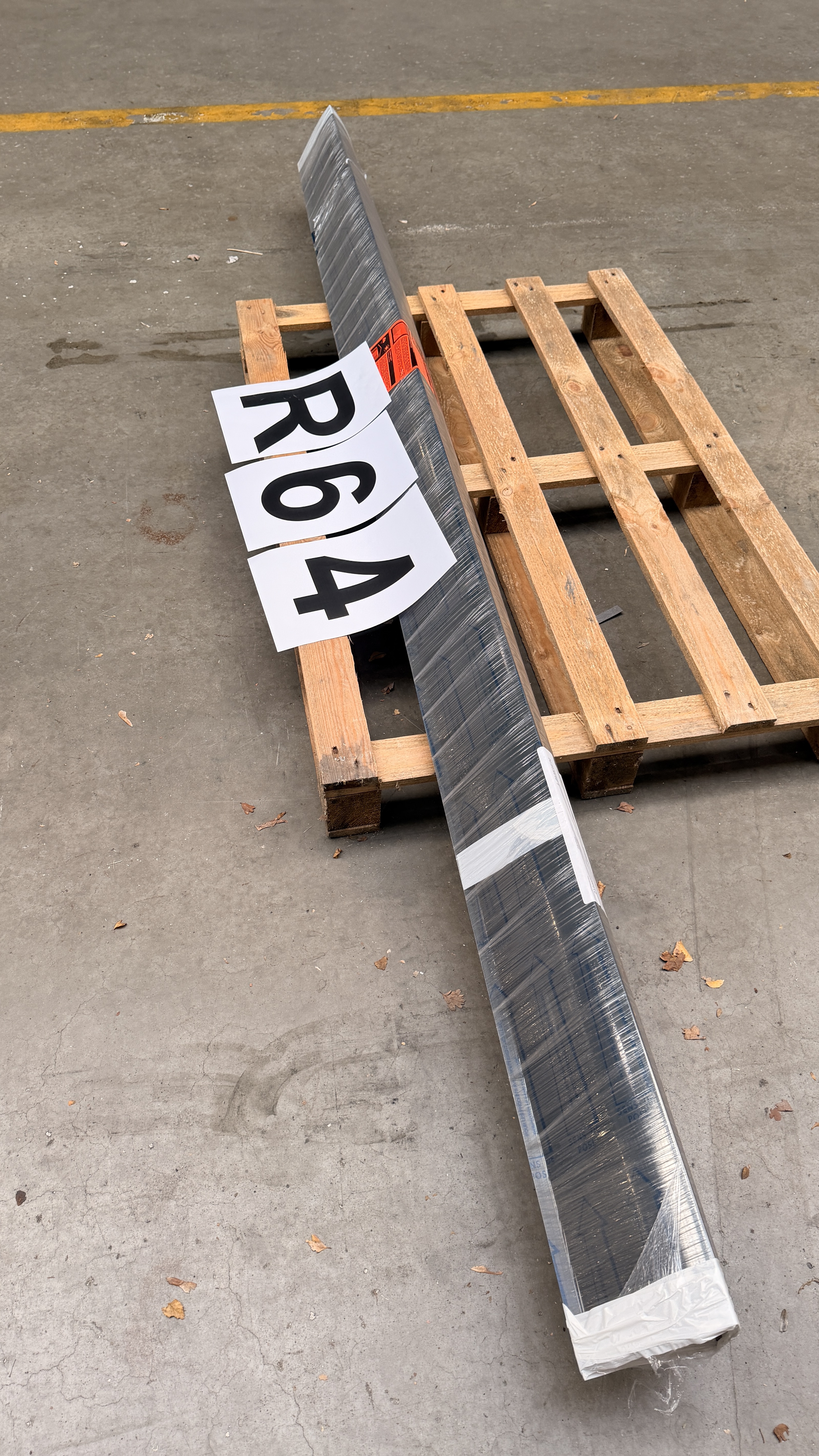Formteil: Ortgang - Abschluss, Typ: 140/140 mit Tropfnase, s = 0,50 mm, 25 my 7016 - 2 x Stk. a 2.500 mm