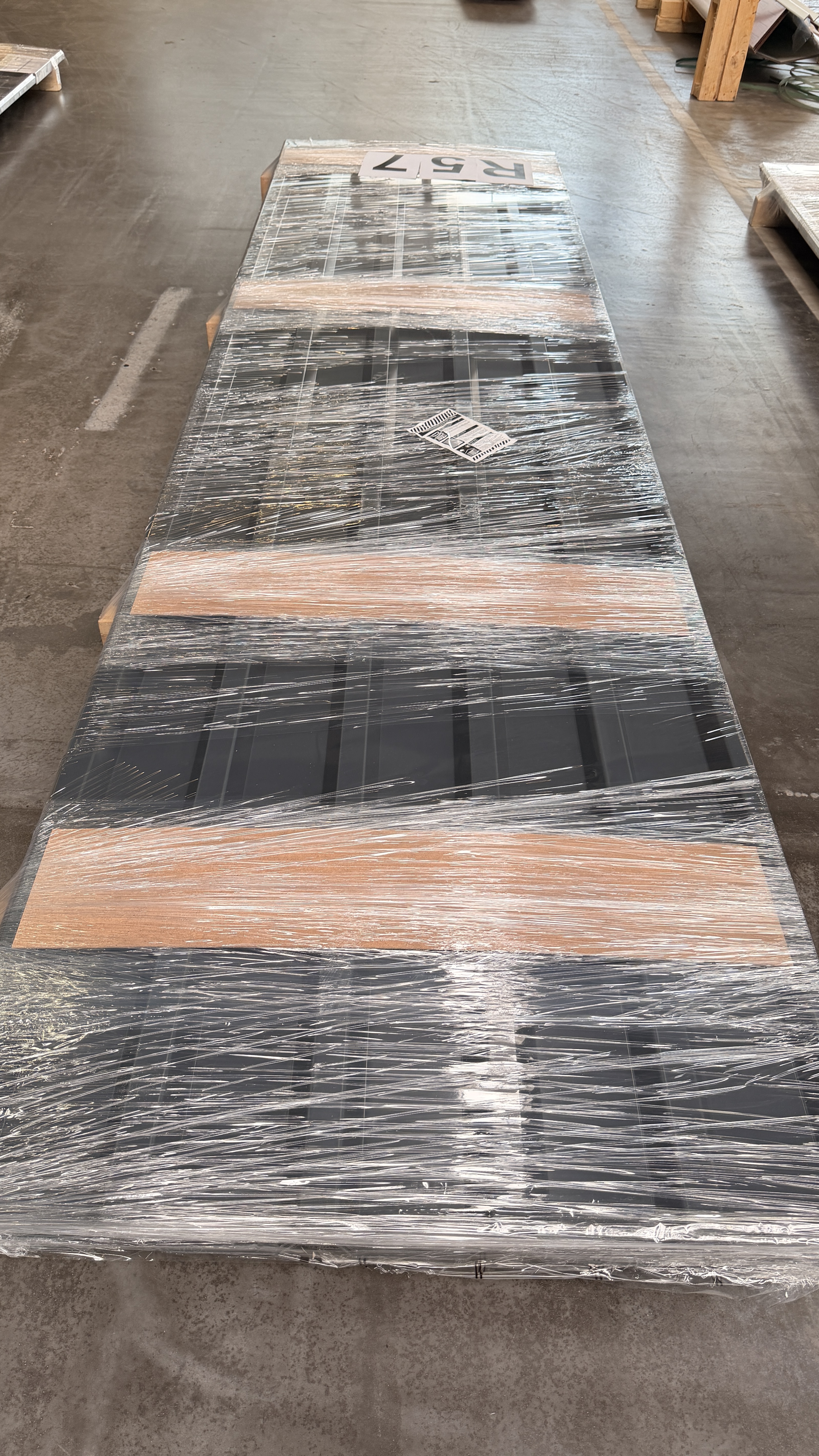 Stahltrapezprofil, Typ: 35/207 - Dach, s = 0,63 mm, Premium-Vlies mit Trennschnitt, 25 my 7016 - 81,41 m²