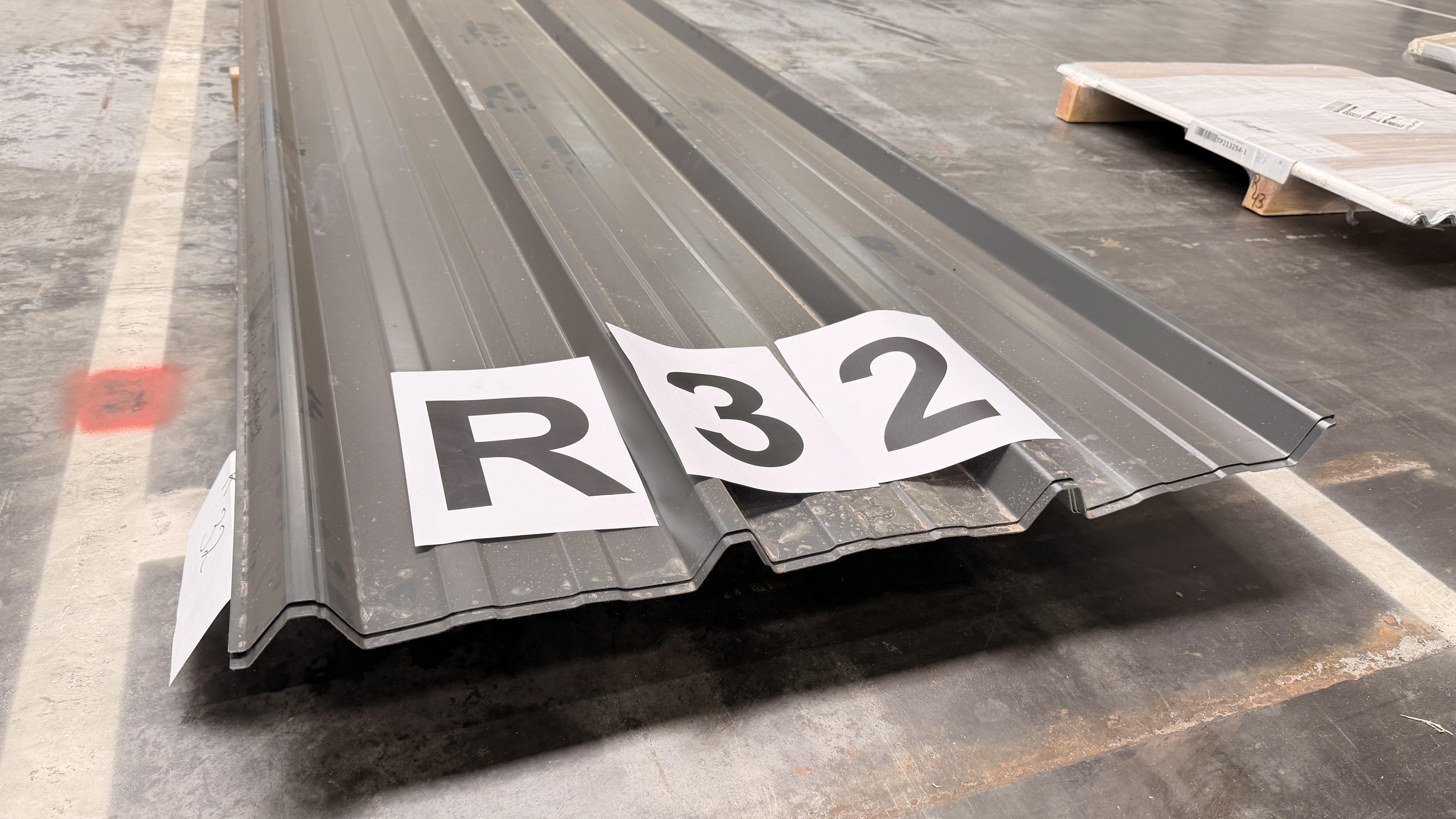 Stahltrapezprofil, Typ: 45/333 - S - Dach, mit Anticondens-Vlies, s = 0,63 mm, 25 my 7016 - 10,00 m²