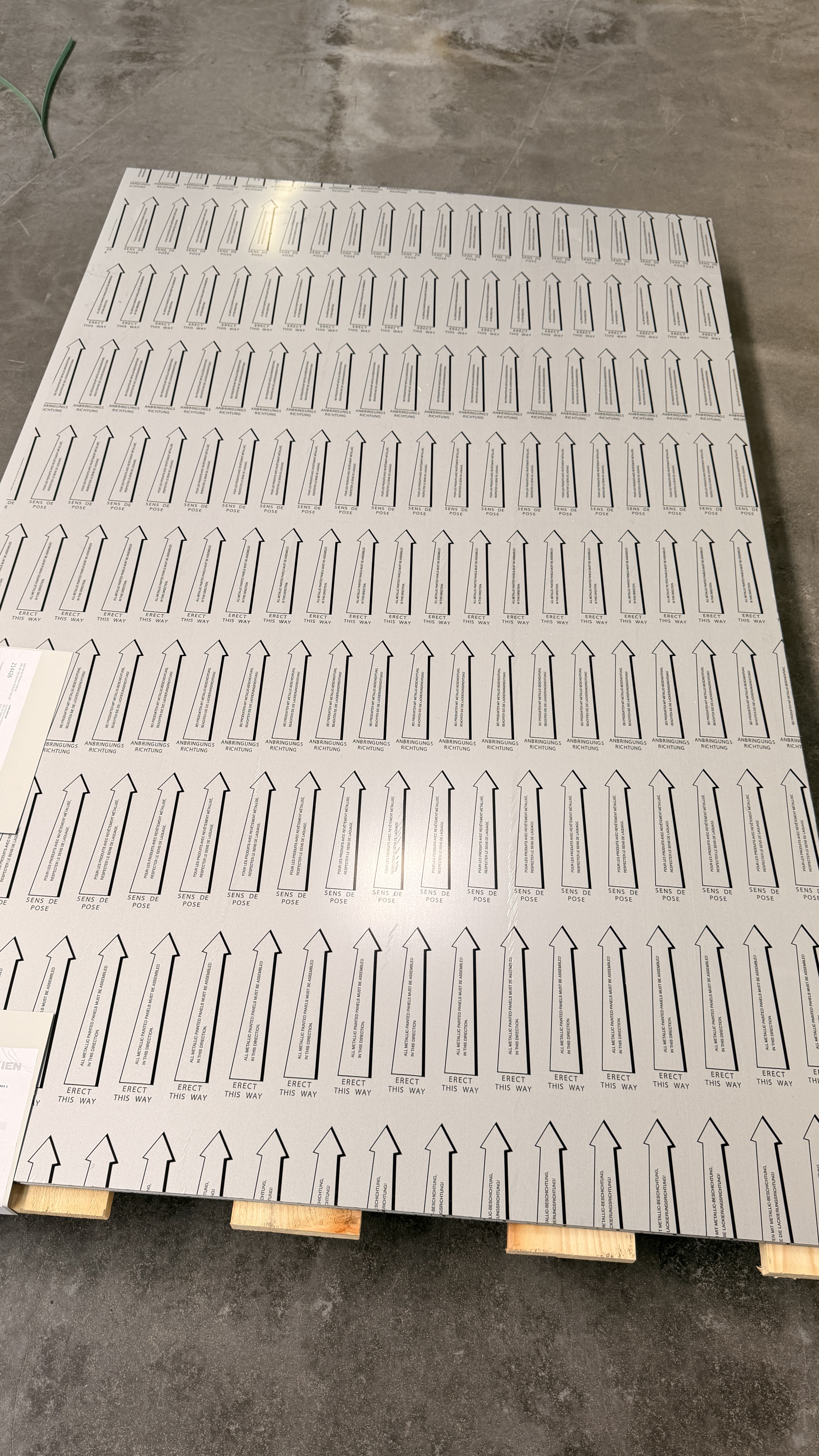 Flachblechtafeln aus Stahl, mit Schutzfolie, s = 0,75 mm, 25 my 9006 -  50,00 m²